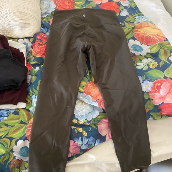 LULULEMON Invigorate army green tights - Picture 2 of 3